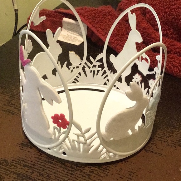 Bath & Body Works Other - 🐣 🐰 bath and body works Easter 3wick candle holder